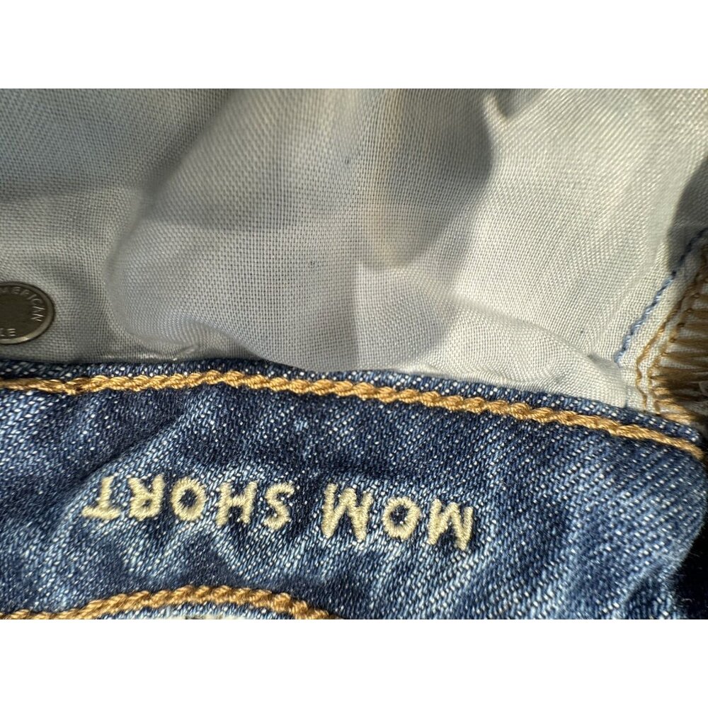 American Eagle Mom Short Size 4 Ripped Comfort Stretch Waistband Med Wash - Picture 6 of 9